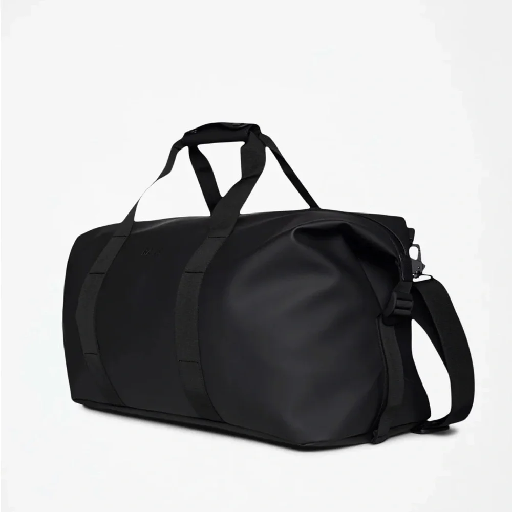 NEW RAINS Hilo Weekend Bag in Black Waterproof